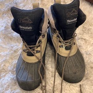 Insulated winter hiking boots